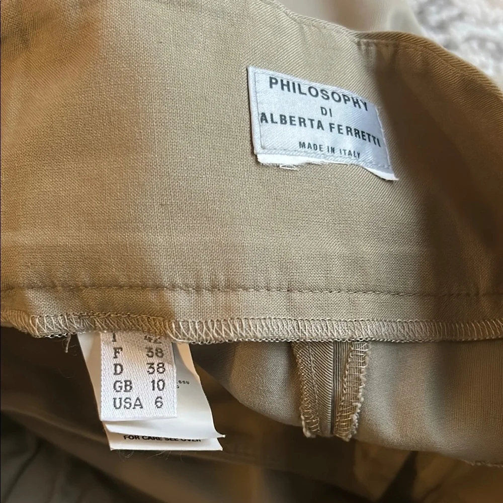 Philosophy by Alberta Ferretti Khaki Pleated Skirt with Buckle Details. Size 6